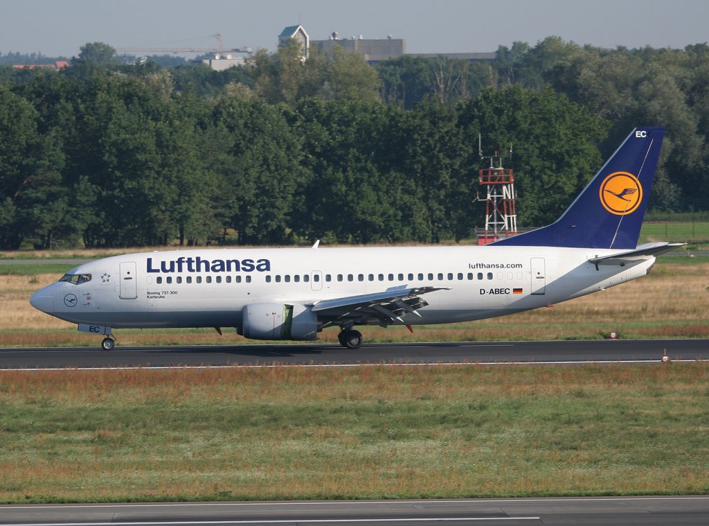 Lufthansa B 737-330 D-ABEC  Karlsruhe  nach der Landung in Berlin-Tegel am 21.08.2010