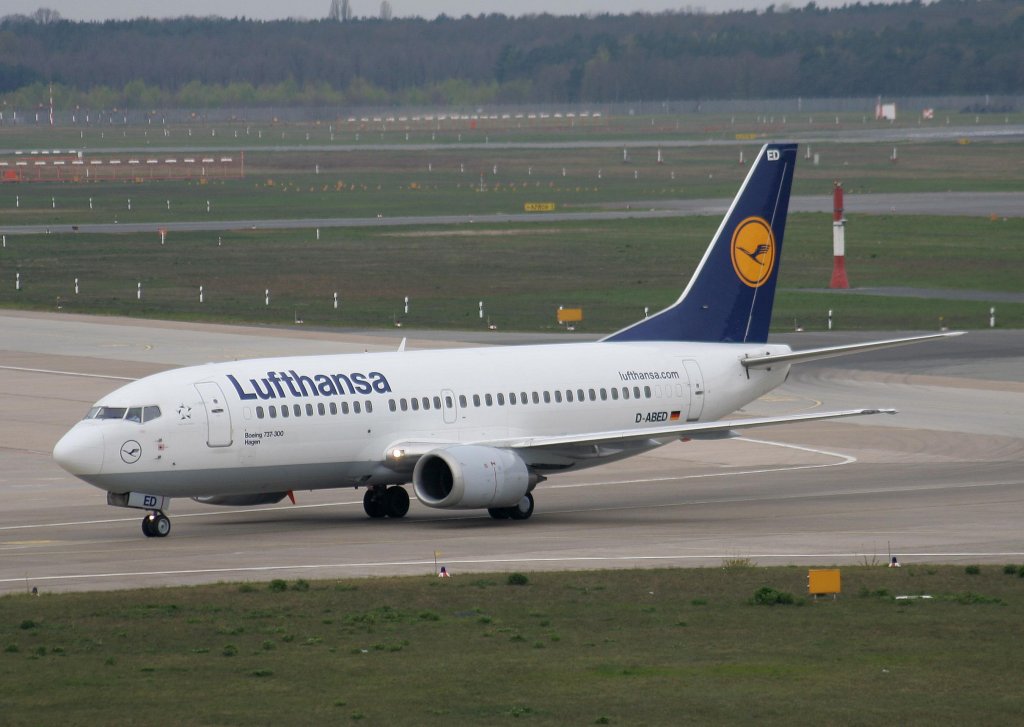 Lufthansa B 737-330 D-ABED  Hagen  bei der Ankunft in Berlin-Tegel am 24.04.2010