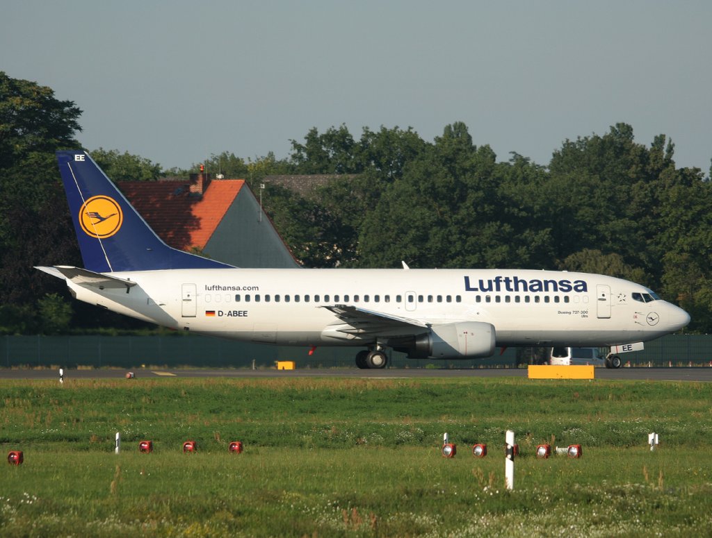 Lufthansa B 737-330 D-ABEE  Ulm  kurz vor dem Start in Berlin-Tegel am 16.07.2011
