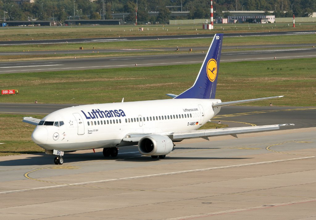 Lufthansa B 737-330 D-ABEO  Plauen  bei der Ankunft in Berlin-Tegel am 25.09.2011