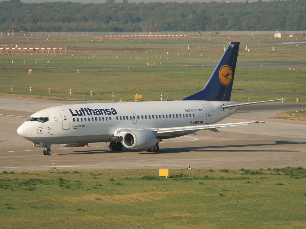 Lufthansa B 737-330 D-ABEO  Plauen  bei der Ankunft in Berlin-Tegel am 15.10.2011