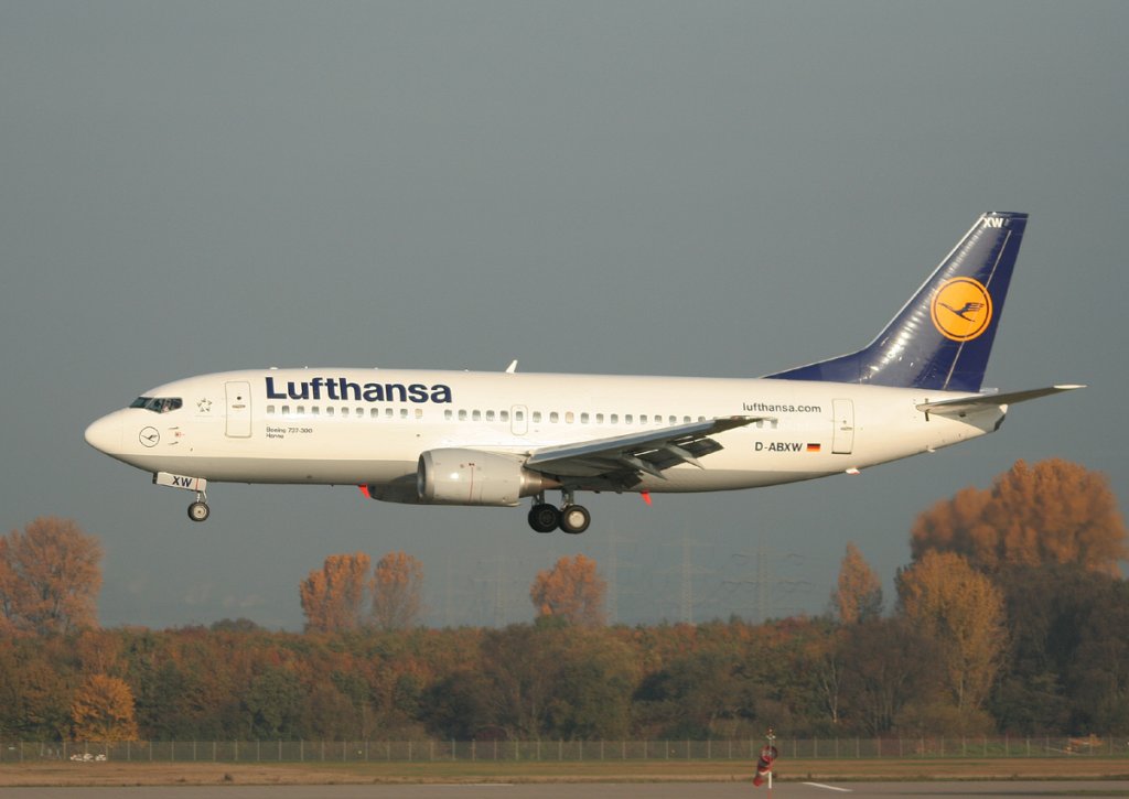 Lufthansa B 737-330 D-ABXW  Hanau  kurz vor der Landung in Dsseldorf am 31.10.2011