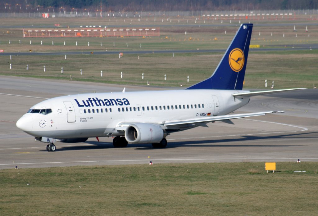 Lufthansa B 737-530 D-ABIH  Bruchsal  bei der Ankunft in Berlin-Tegel am 02.04.2010