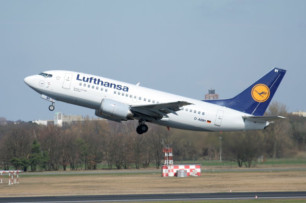Lufthansa B 737-530 D-ABIH  Bruchsal  beim Start in Berlin-Tegel am 02.04.2010