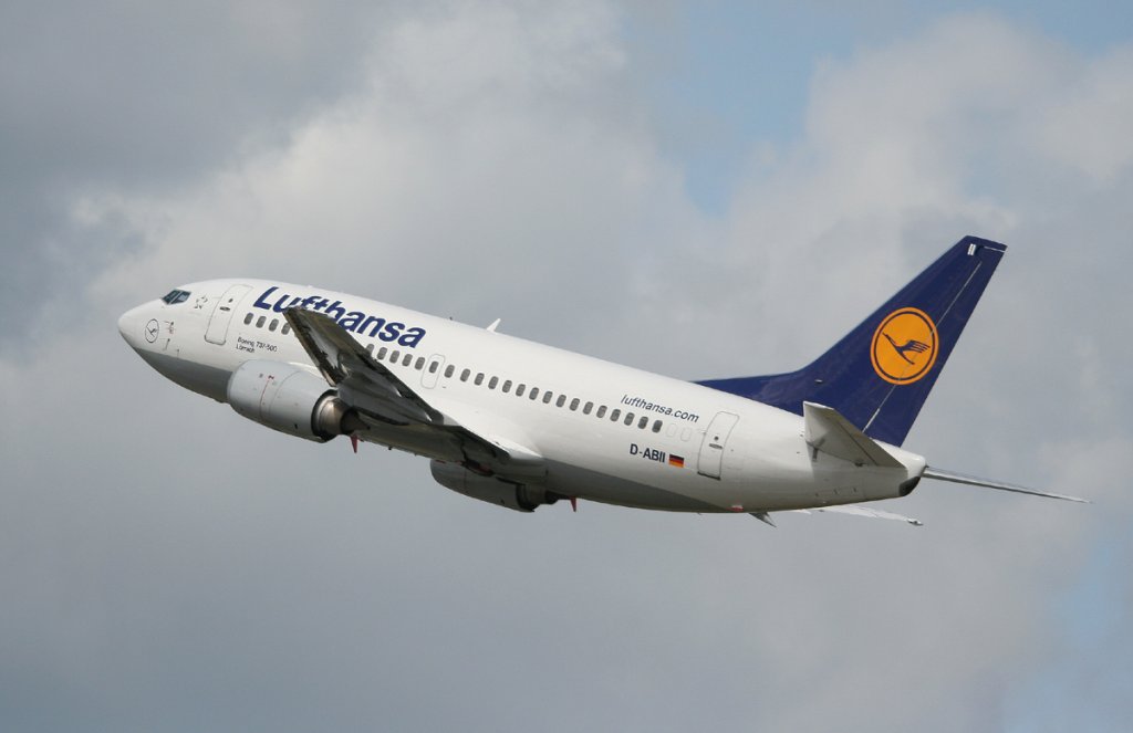 Lufthansa B 737-530 D-ABII  Lrrach  beim Start in Berlin-Tegel am 17.05.2012
