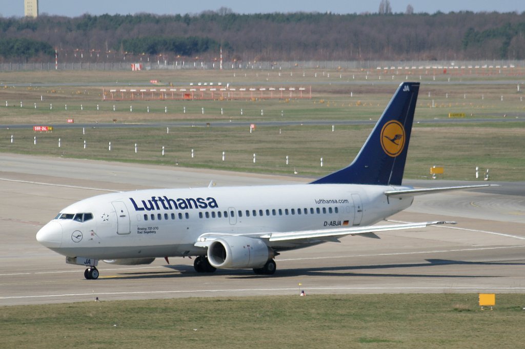 Lufthansa B 737-530 D-ABJA  Bad Segeberg  bei der Ankunft in Berlin-Tegel am 02.04.2010