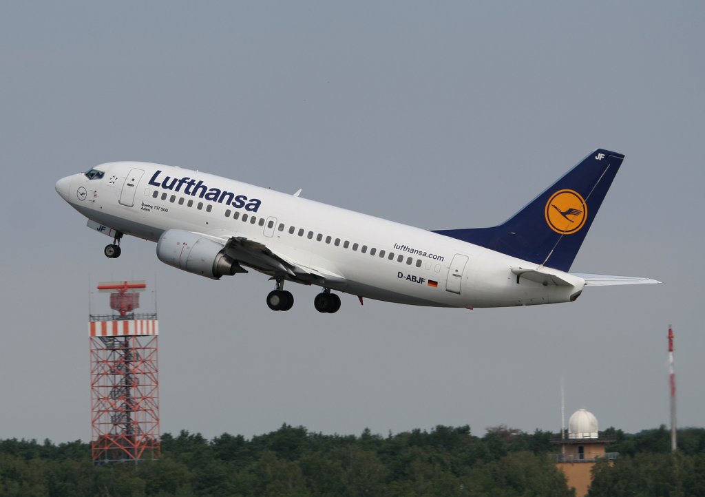 Lufthansa B 737-530 D-ABJF  Aalen  beim Start in Berlin-Tegel am 31.07.2010