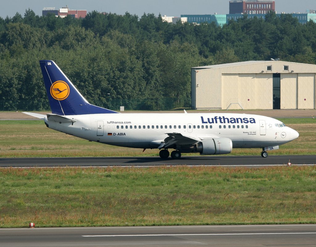Lufthansa B 737-530 D-AIBA  Greifswald  nach der Landung in Berlin-Tegel am 02.08.2011