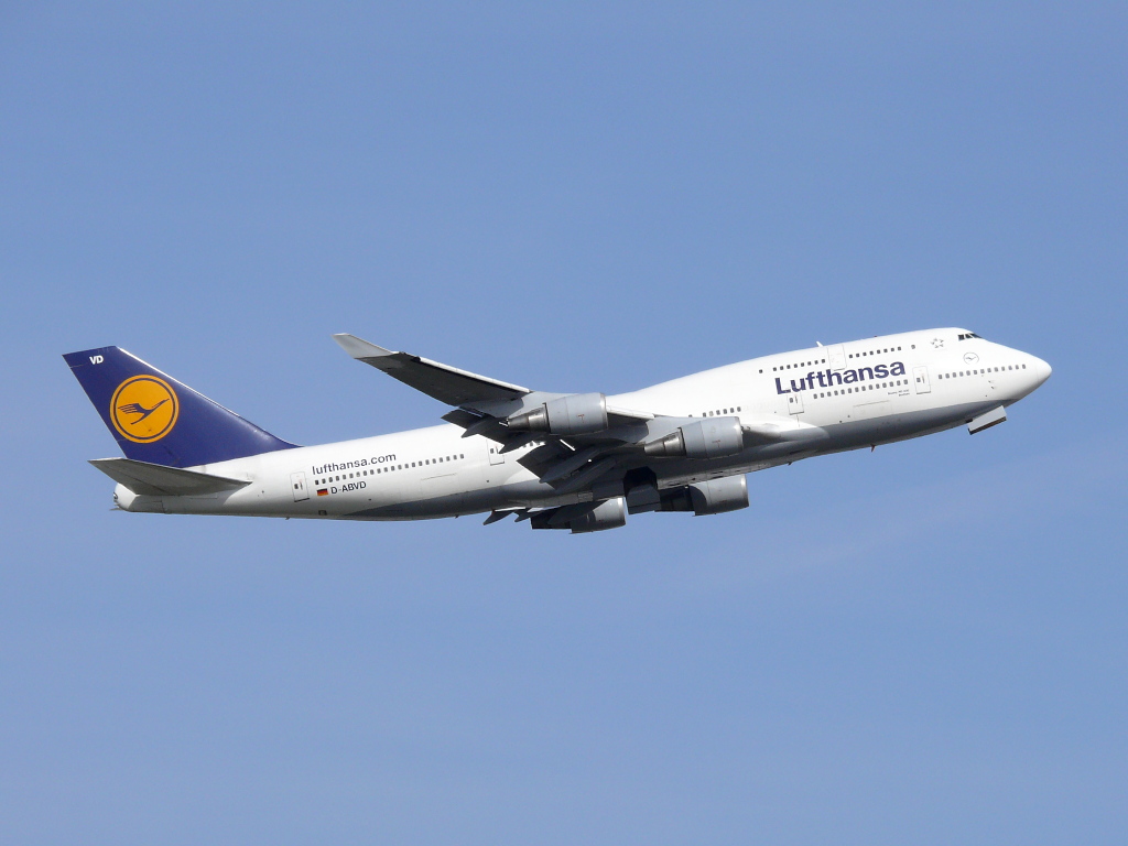 Lufthansa  Bochum ; D-ABVD. Boeing 747-430. Flughafen Frankfurt/Main. 09.04.2010.