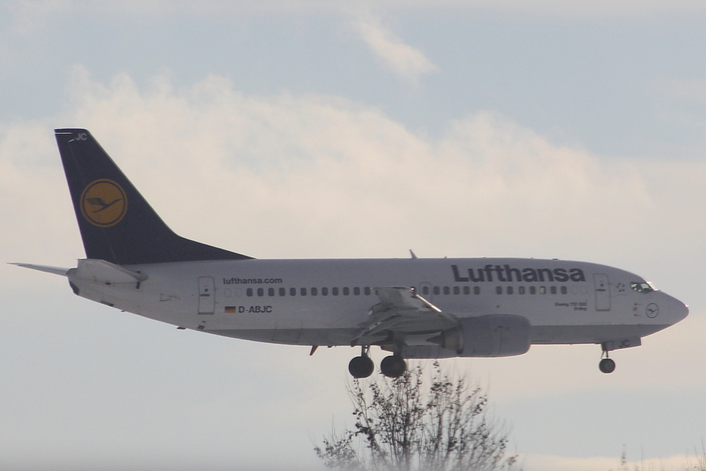 Lufthansa 
Boeing 737-530 
D-ABJC
Stuttgart
18.12.10 
