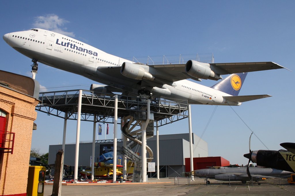 Lufthansa 
Boeing 747-230B(M) 
D-ABYM 
Speyer, Technik Museum, Germany 
25.04.11 

