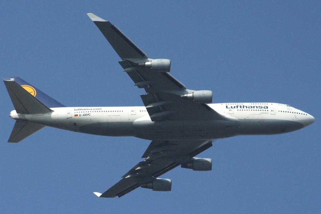 Lufthansa 
Boeing 747-430 
D-ABVC 
FKB Karlsruhe/Baden-Baden, Germany 
08.03.11 

