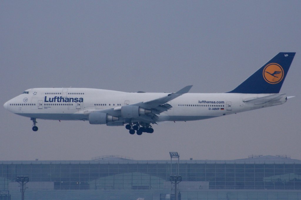 Lufthansa 
Boeing 747-430 
D-ABVP 
FRA Frankfurt [Rhein-Main], Germany
04.01.11 
