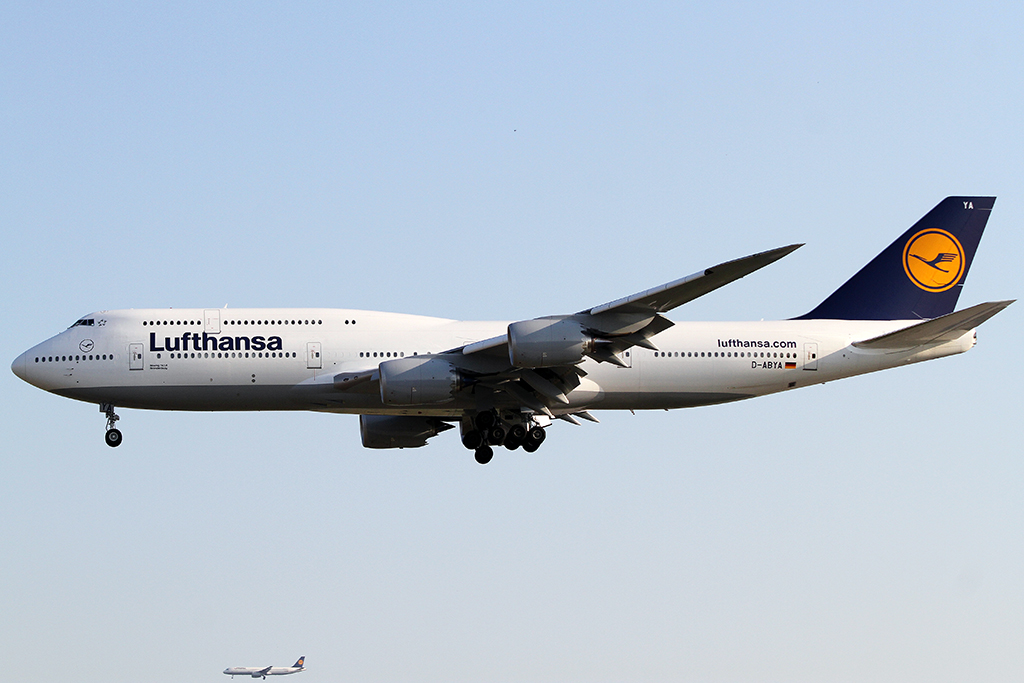 Lufthansa Boeing 747 8i FRA 25.07.2012