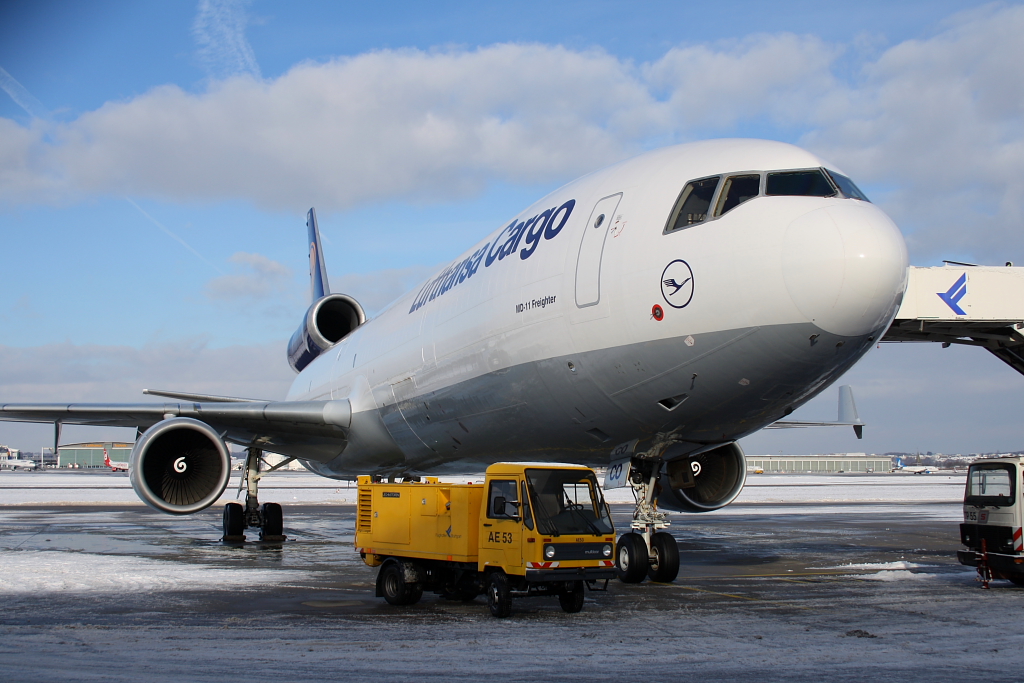 Lufthansa Cargo 
McDonnell Douglas MD-11F 
D-ALCO 
Stuttgart 
18.12.10

