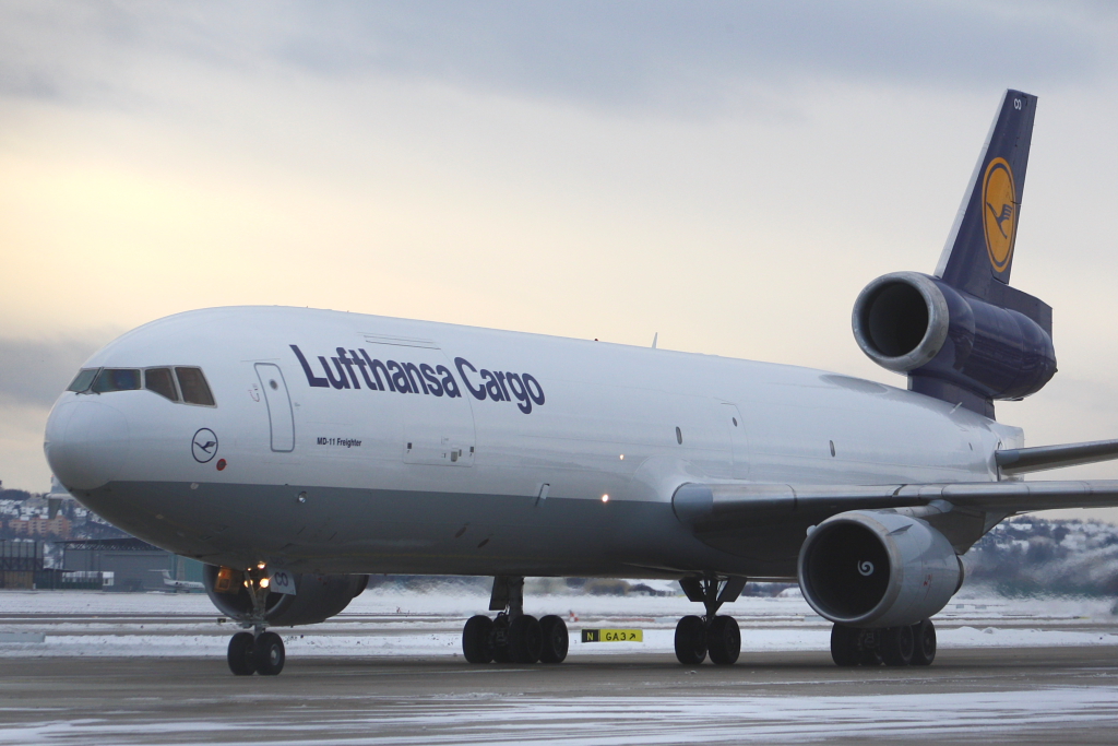 Lufthansa Cargo 
McDonnell Douglas MD-11F 
D-ALCO 
Stuttgart 
18.12.10

