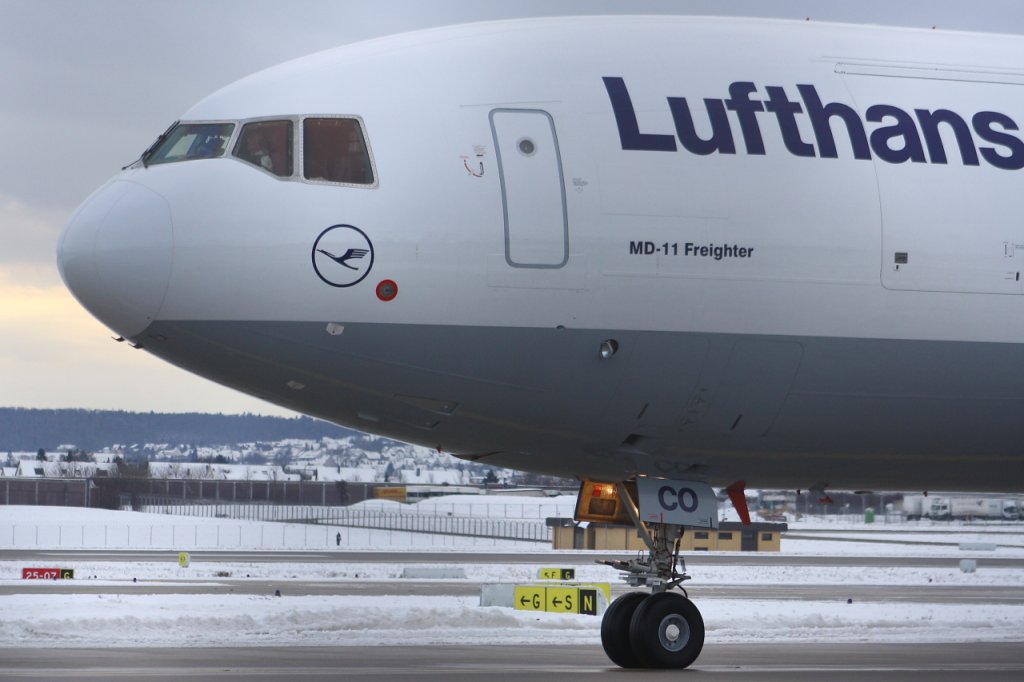 Lufthansa Cargo 
McDonnell Douglas MD-11F 
D-ALCO 
Stuttgart 
18.12.10


