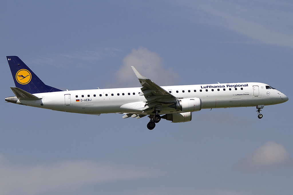 Lufthansa - CityLine, D-AEBJ, Embraer, ERJ-195, 14.05.2013, TLS, Toulouse, France 
