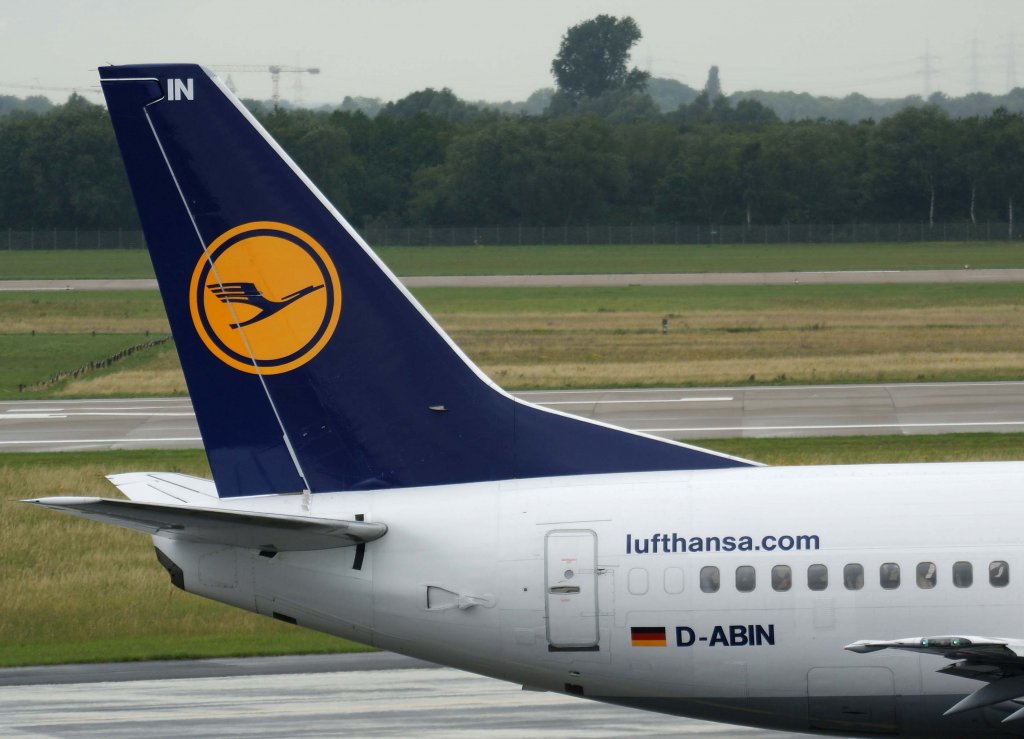Lufthansa, D-ABIN  Langenhagen , Boeing 737-500 (Seitenleitwerk/Tail ~ lufthansa.com - Sticker), 20.06.2011, DUS-EDDL, Dsseldorf, Germany 

