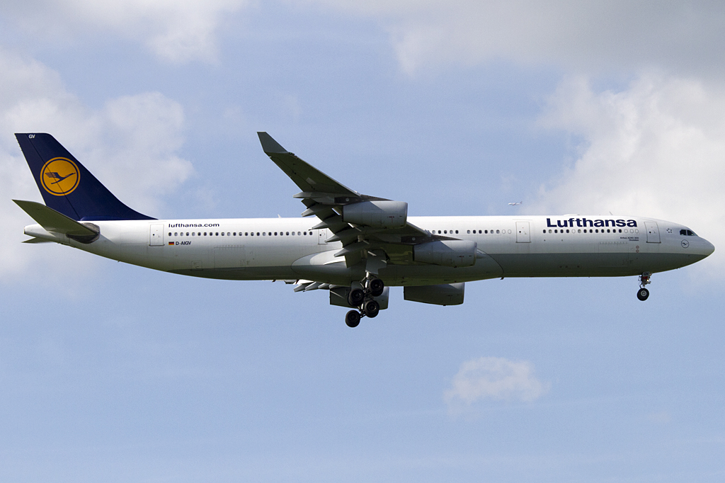 Lufthansa, D-AIGV, Airbus, A340-313, 29.04.2011, MUC, Muenchen, Germany 



