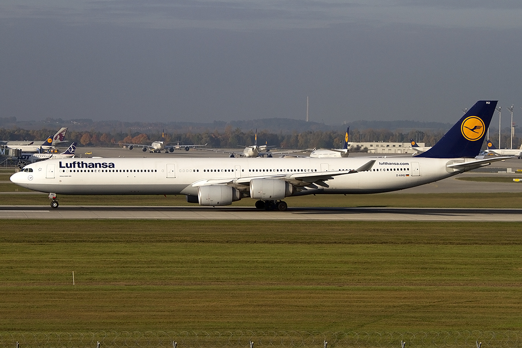 Lufthansa, D-AIHU, Airbus, A340-642X, 25.10.2012, MUC, Mnchen, Germany 



