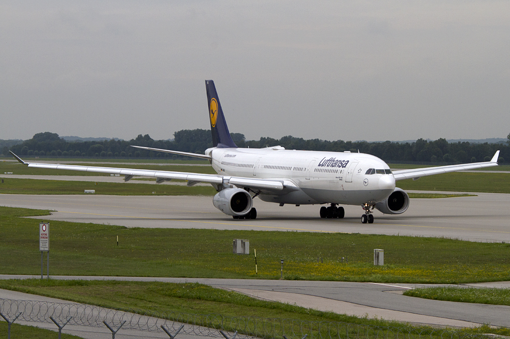 Lufthansa, D-AIKA, Airbus, A330-343X, 05.08.2011, MUC, Muenchen, Germany





