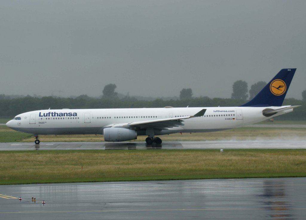 Lufthansa, D-AIKG  Ludwigsburg , Airbus A 330-300 (lh.com-Sticker), 20.06.2011, DUS-EDDL, Dsseldorf, Germany 

