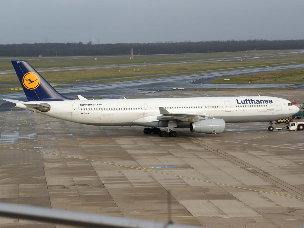 Lufthansa, D-AIKL  Ingolstadt , Airbus, A 330-200, 06.01.2012, DUS-EDDL, Dsseldorf, Germany 
