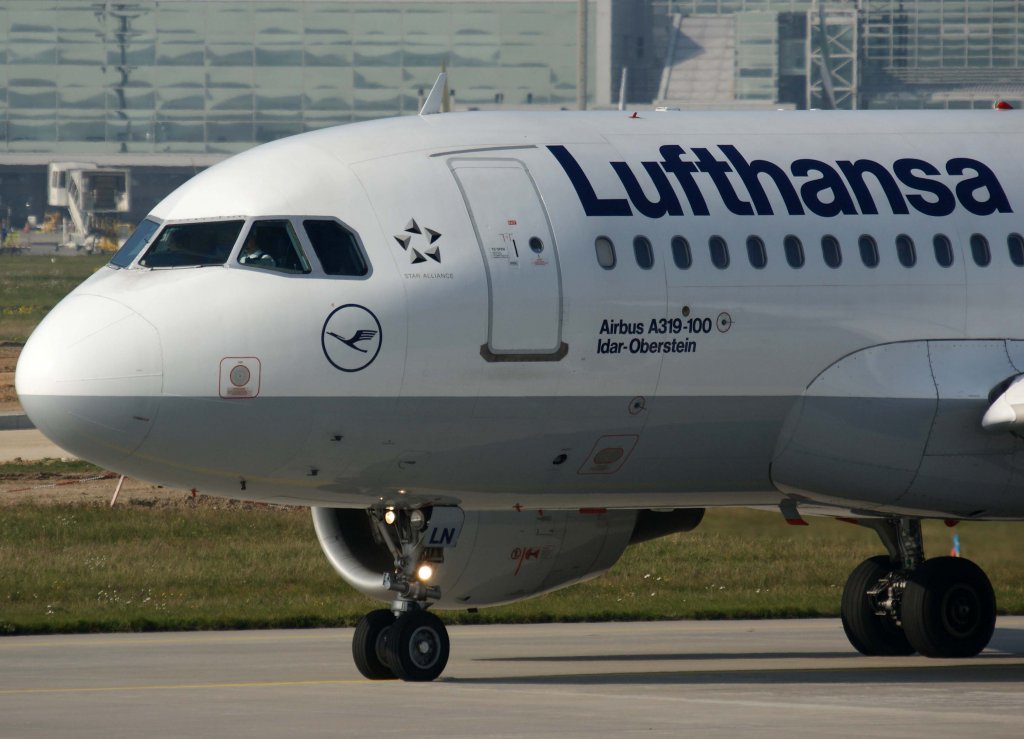 Lufthansa, D-AILN, Airbus A 319-100  Idar-Oberstein  (Bug/Nose), 2010.10.13, FRA-EDDF, Frankfurt, Germany