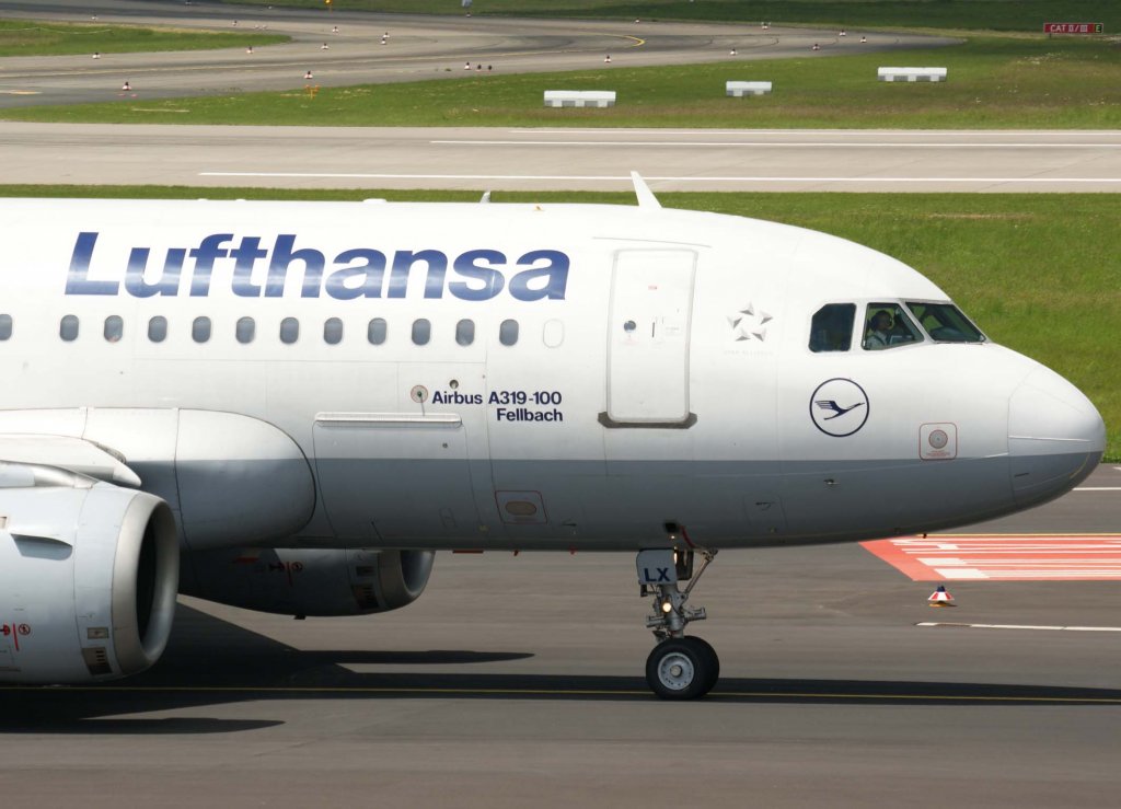 Lufthansa, D-AILX, Airbus A 319-100  Fellbach  (Bug/Nose), 2010.05.24, DUS-EDDL, Düsseldorf, Germany

