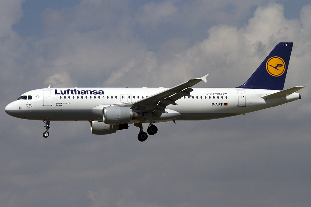 Lufthansa, D-AIPT, Airbus, A320-211, 10.09.2010, BCN, Barcelona, Spain 



