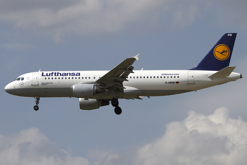 Lufthansa, D-AIPW, Airbus, A320-211, 18.07.2012, FRA, Frankfurt, Germany 




