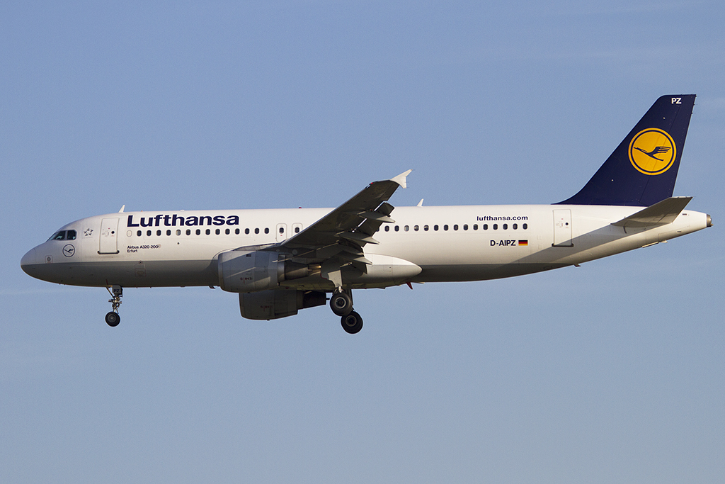 Lufthansa, D-AIPZ, Airbus, A320-211, 23.08.2012, FRA, Frankfurt, Germany 


