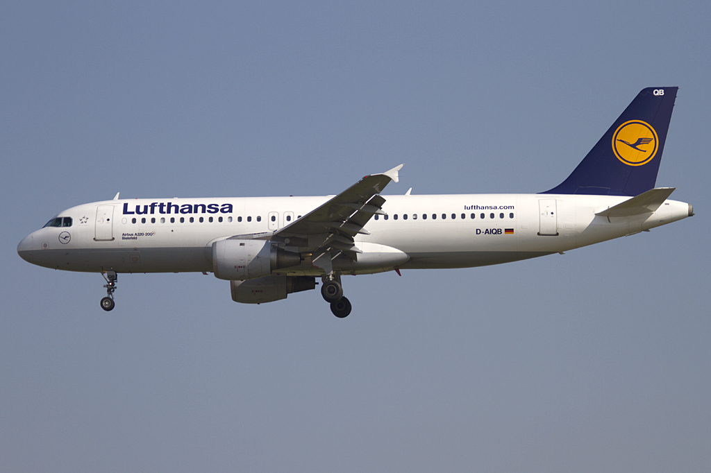 Lufthansa, D-AIQB, Airbus, A320-211, 24.06.2010, FRA, Frankfurt, Germany 




