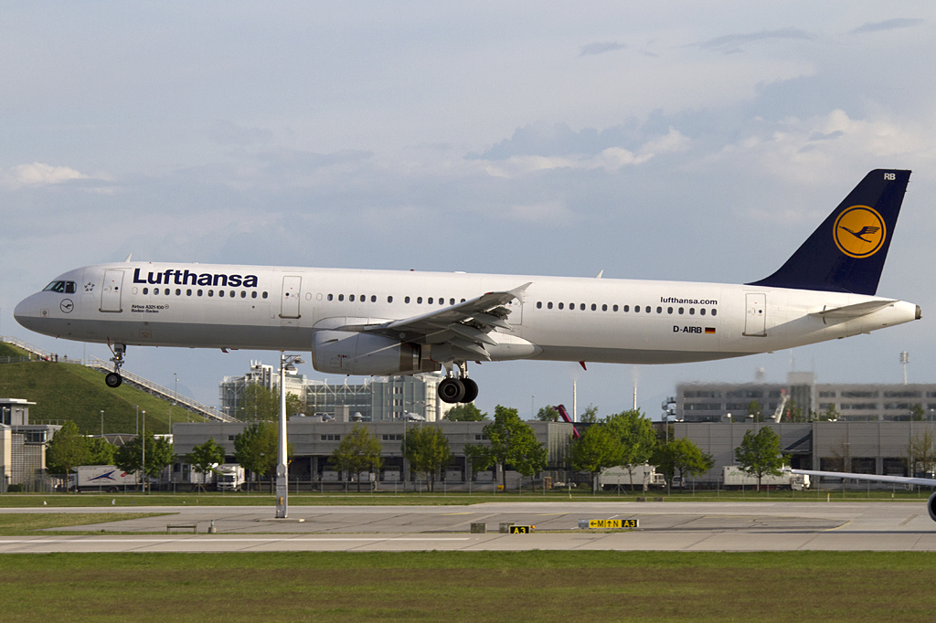 Lufthansa, D-AIRB, Airbus, A321-131, 29.04.2011, MUC, Muenchen, Germany 





