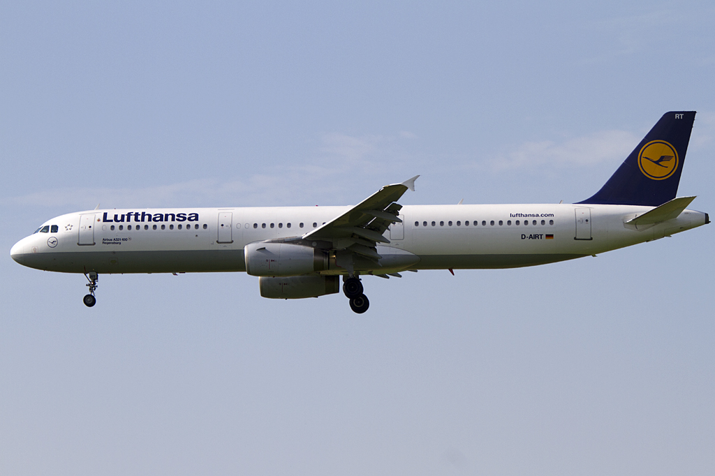 Lufthansa, D-AIRT, Airbus, A321-131, 25.09.2011, LHA, Lahr, Germany 
( with Pontifex Benedikt XVI - sticker )
