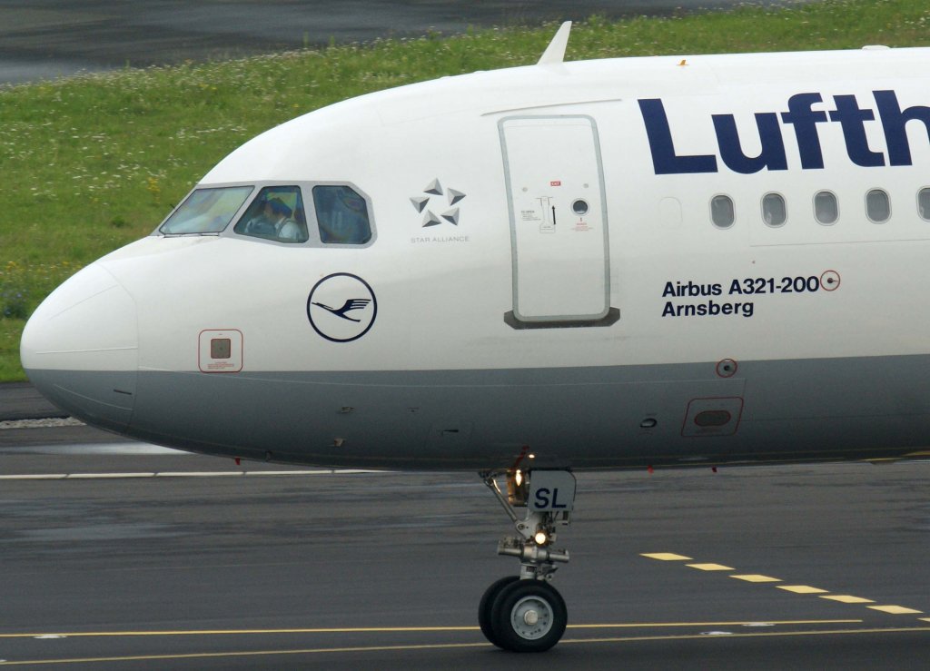 Lufthansa, D-AISL  Arnsberg , Airbus A 321-200 (Bug/Nose), 28.07.2011, DUS-EDDL, Dsseldorf, Germany 