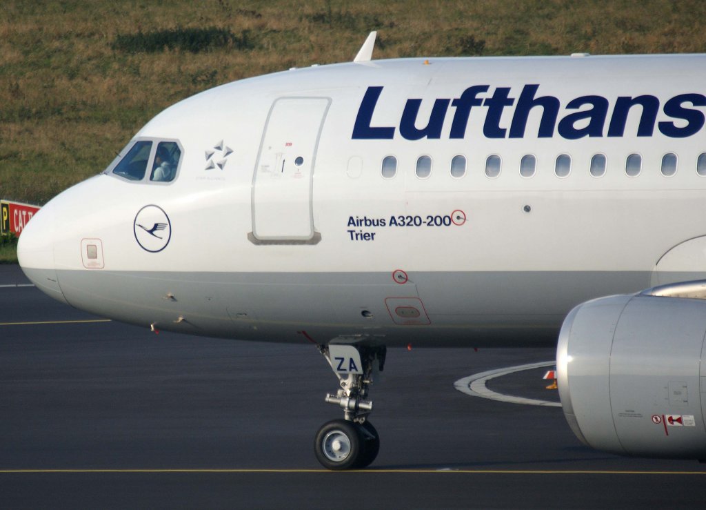 Lufthansa, D-AIZA, Airbus A 320-200  Trier  (Bug/Nose), 2010.11.21, DUS-EDDL, Dsseldorf, Germany 

