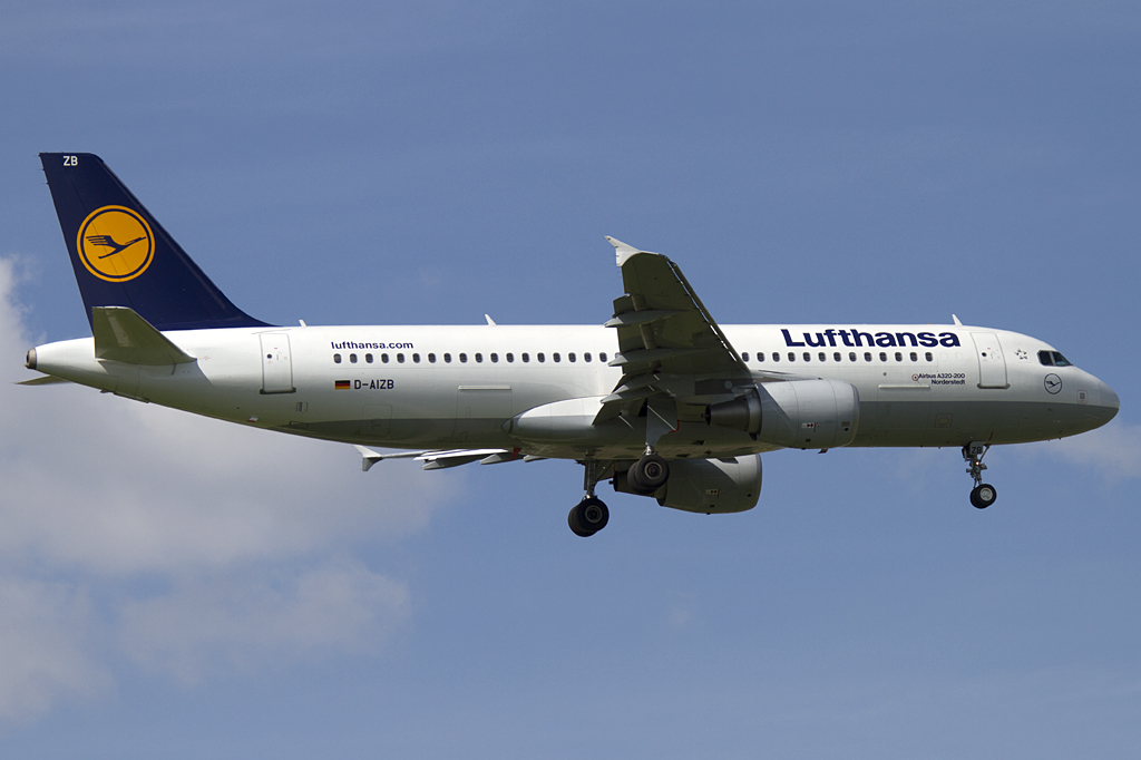Lufthansa, D-AIZB, Airbus, A320-214, 29.04.2011, MUC, Muenchen, Germany 
