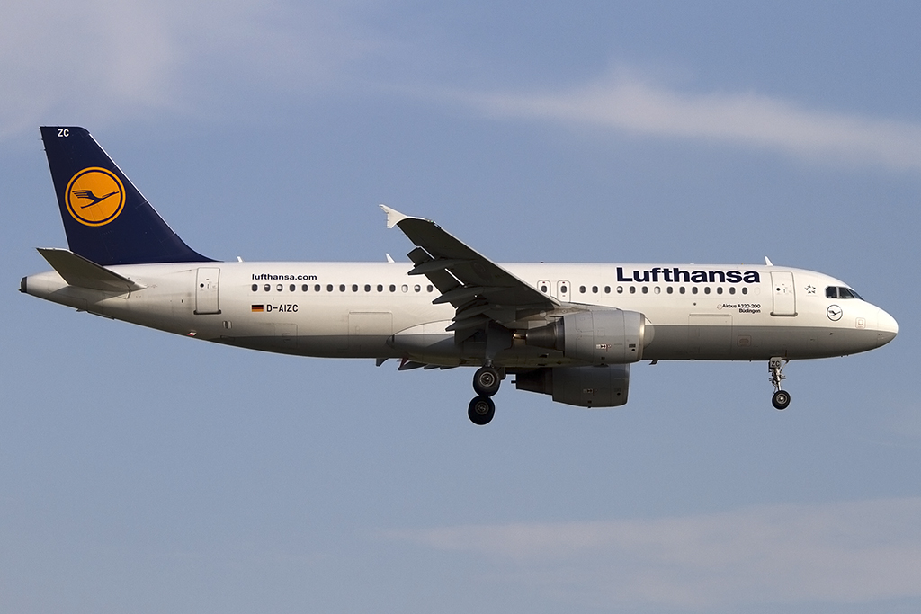 Lufthansa, D-AIZC, Airbus, A320-214, 25.07.2013, DUS, Düsseldorf, Germany



