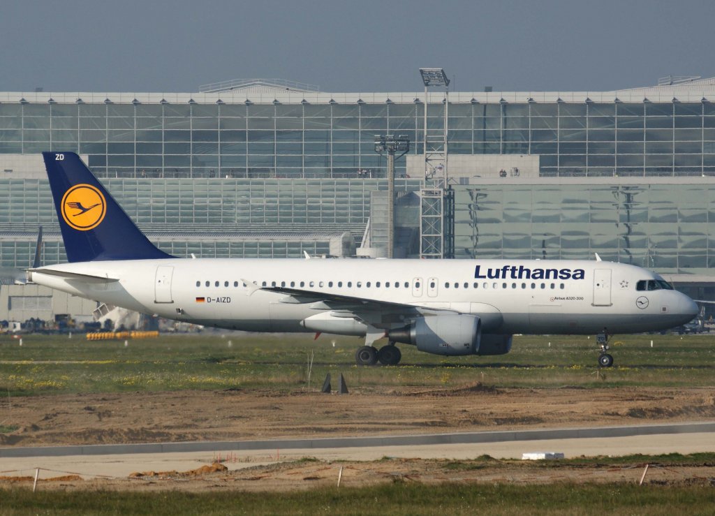 Lufthansa, D-AIZD, Airbus A 320-200  ohne Namen  (Sticker-lufthansa.com), 2010.10.13, FRA-EDDF, Frankfurt, Germany 

