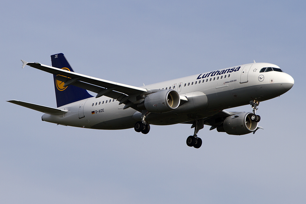 Lufthansa, D-AIZE, Airbus, A320-214, 28.04.2010, FRA, Frankfurt, Germany 


