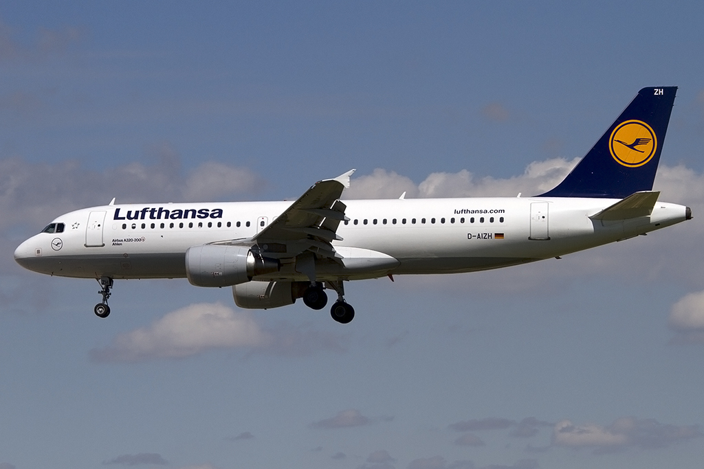Lufthansa, D-AIZH, Airbus, A320-214, 01.05.2013, BCN, Barcelona, Spain 



