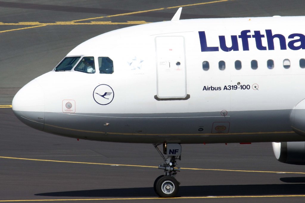 Lufthansa, D-AKNF, Airbus, A 319-100 (ex LH-Italia ~ Bug/Nose), 11.08.2012, DUS-EDDL, Dsseldorf, Germany 