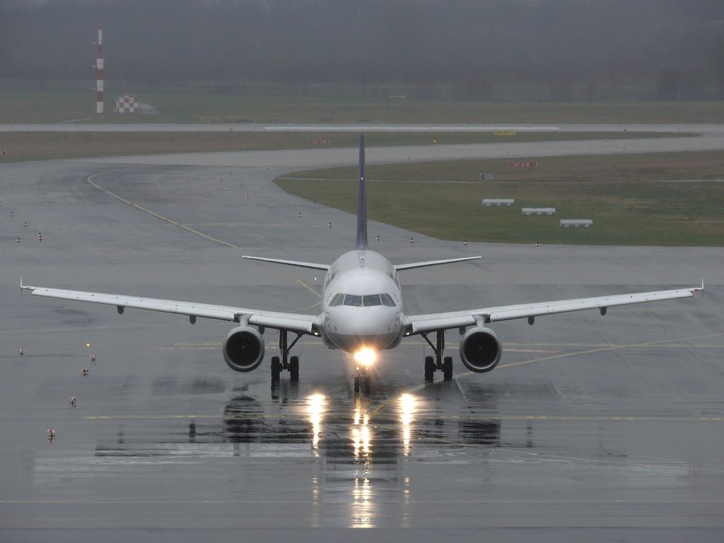 Lufthansa  Jetfriends ; D-AILU; Flughafen Dsseldorf. 21.03.2010.