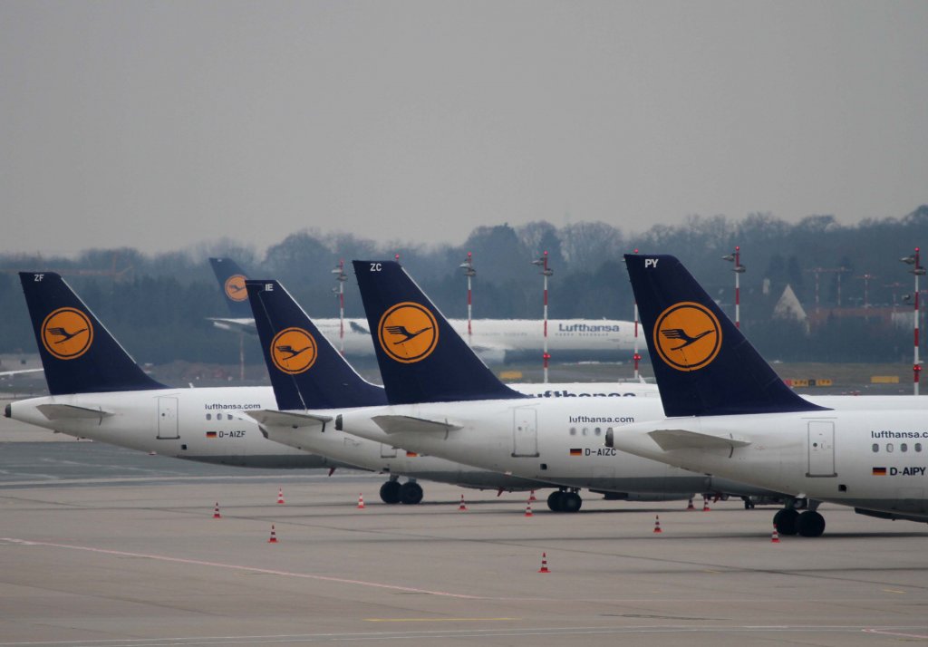 Lufthansa  only parking  auf dem Vorfeld, 11.03.2013, DUS-EDDL, Dsseldorf, Germany 
