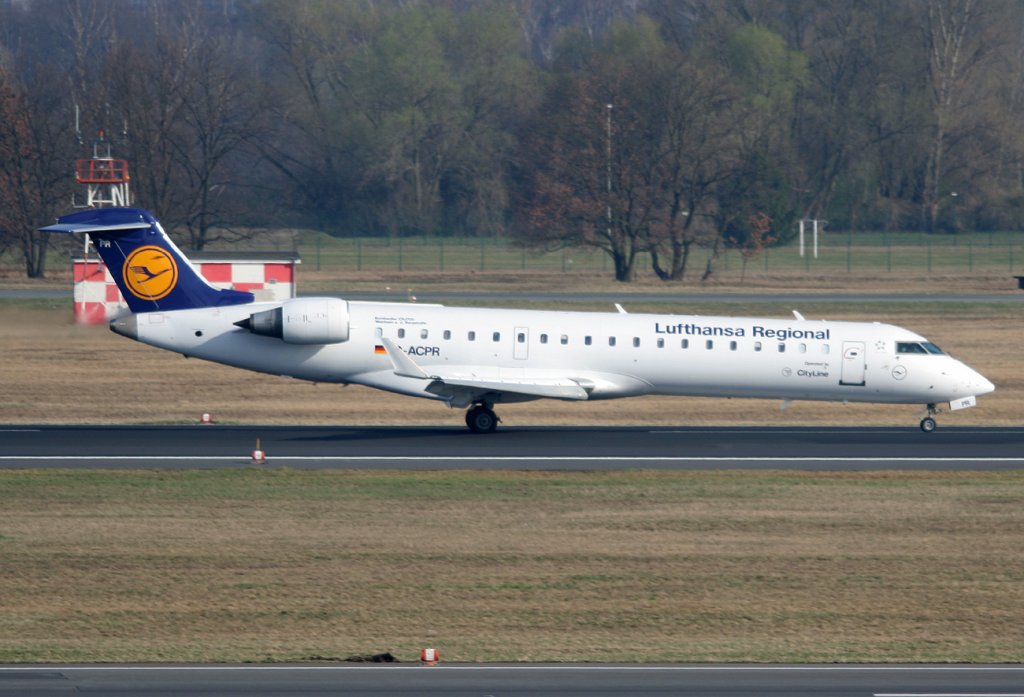 Lufthansa Regional (CityLine) Canadair Regjet CRJ701ER D-ACPR  Weinheim an der Bergstrae  nach der Landung in Berlin-Tegel am 03.04.2011
