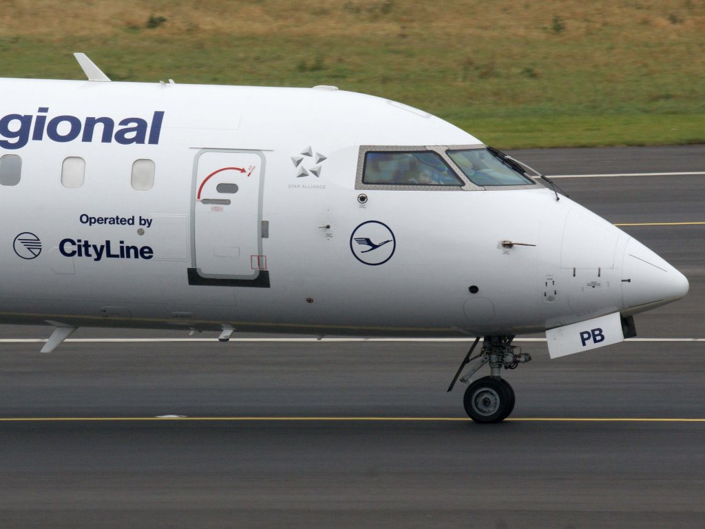 Lufthansa Regional (CityLine), D-ACPB  Rdesheim am Rhein , CRJ-700 ER (Bug/Nose), 13.11.2011, DUS-EDDL, Dsseldorf, Germany 