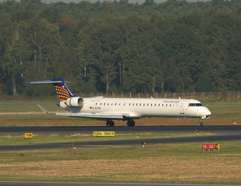 Lufthansa Regional (Eurowings) Canadair Regjet CRJ900LR D-ACND nach der Landung in Berlin-Tegel am 25.09.2011