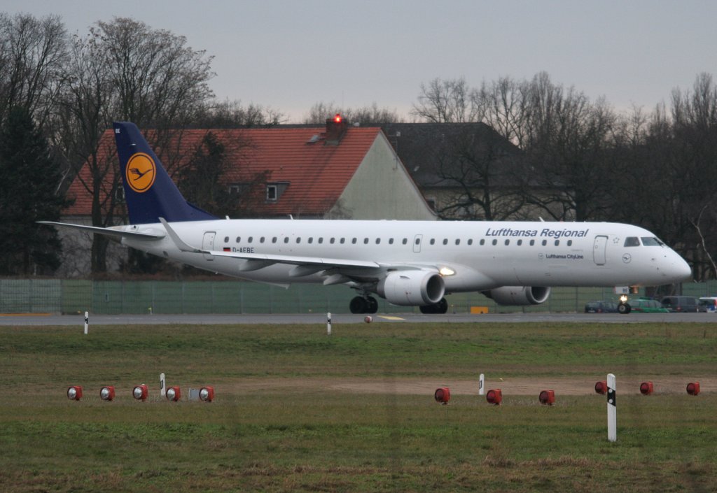 Lufthansa Regional(CityLine) Embraer ERJ-195LR D-AEBE am 16.01.2011 auf dem Flughafen Berlin-Tegel